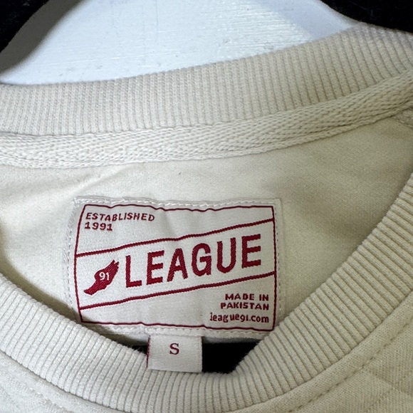 League Cream Sweatshirt with Red Tag - Picture 2 of 7